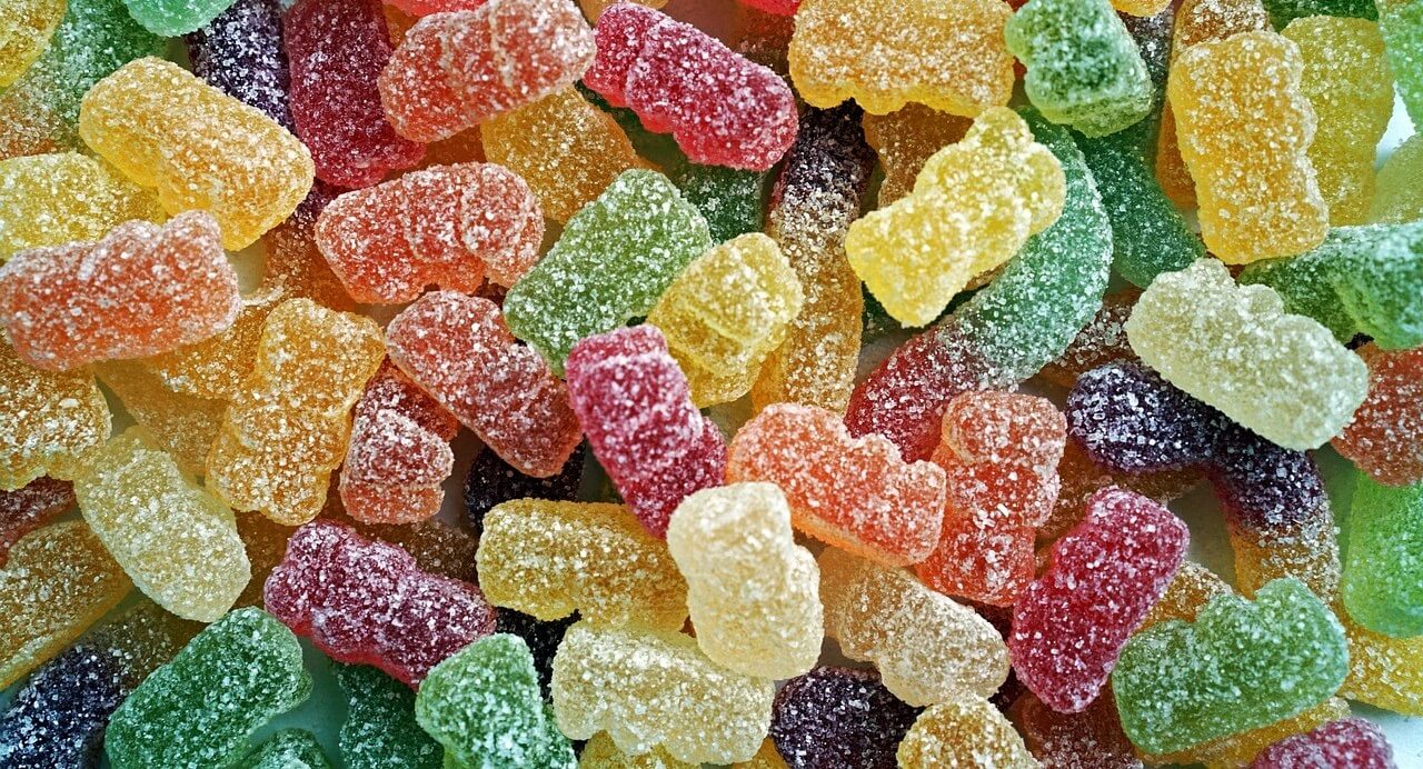 Sour gummy bears